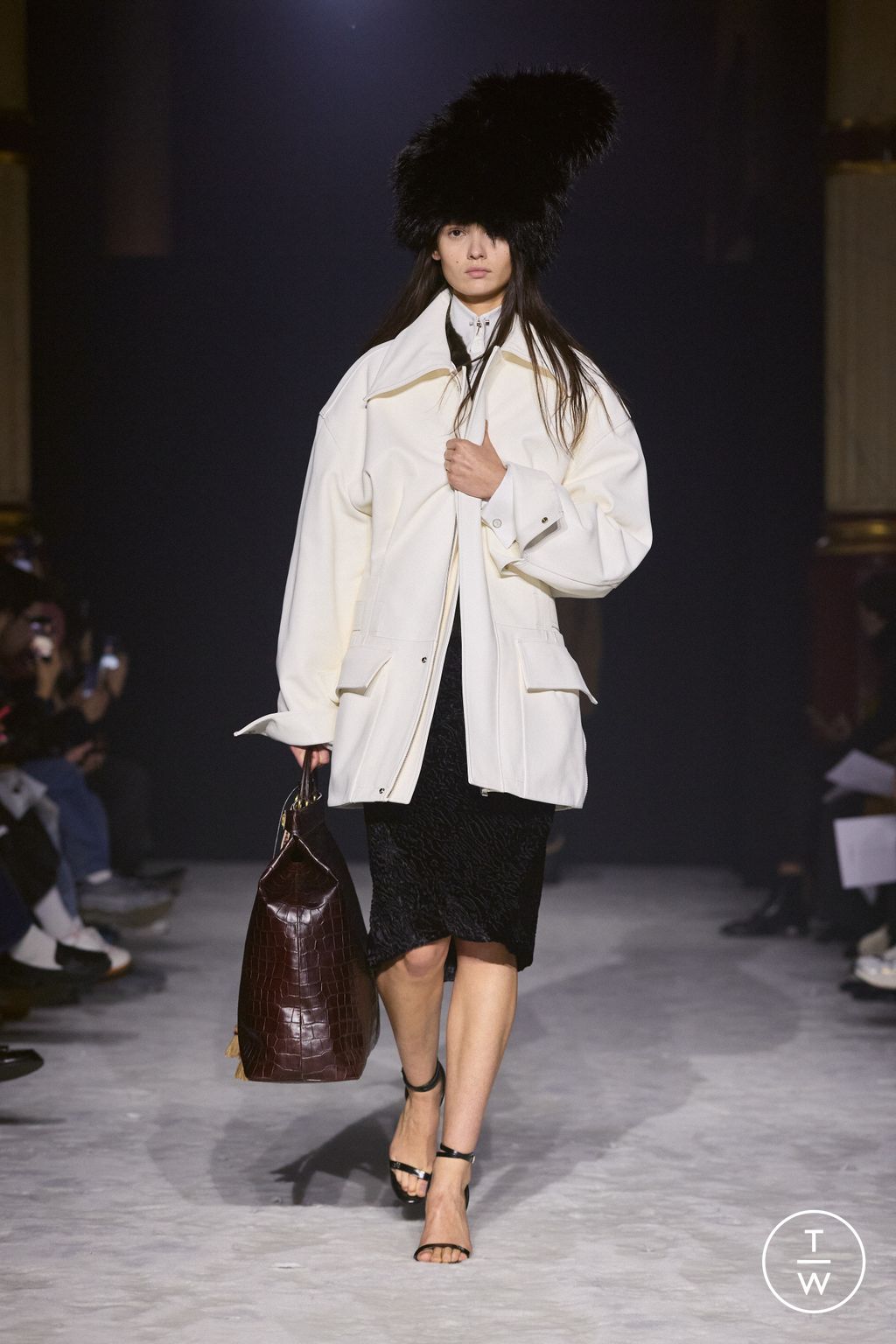 Fashion Week Paris Fall/Winter 2026 look 36 from the Wooyoungmi collection 男装