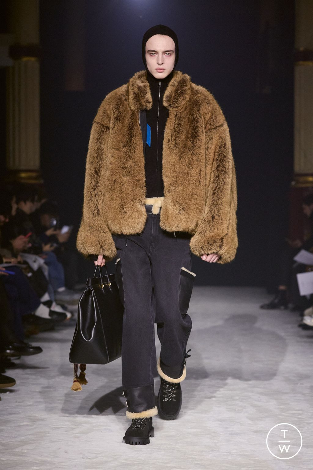 Fashion Week Paris Fall/Winter 2026 look 37 from the Wooyoungmi collection 男装