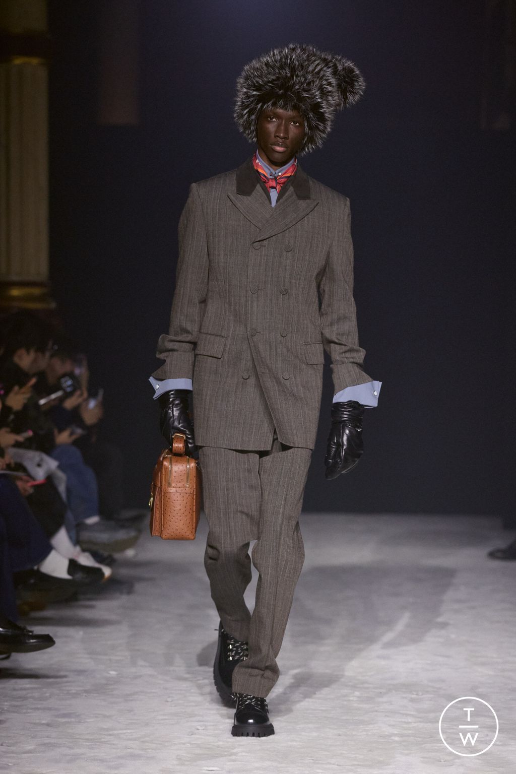 Fashion Week Paris Fall/Winter 2026 look 38 from the Wooyoungmi collection 男装
