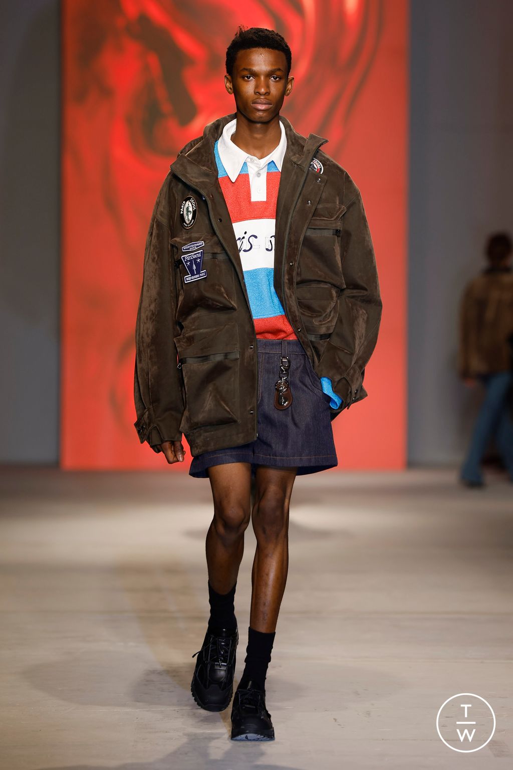 Fashion Week Paris Fall/Winter 2024 look 8 de la collection Wooyoungmi menswear