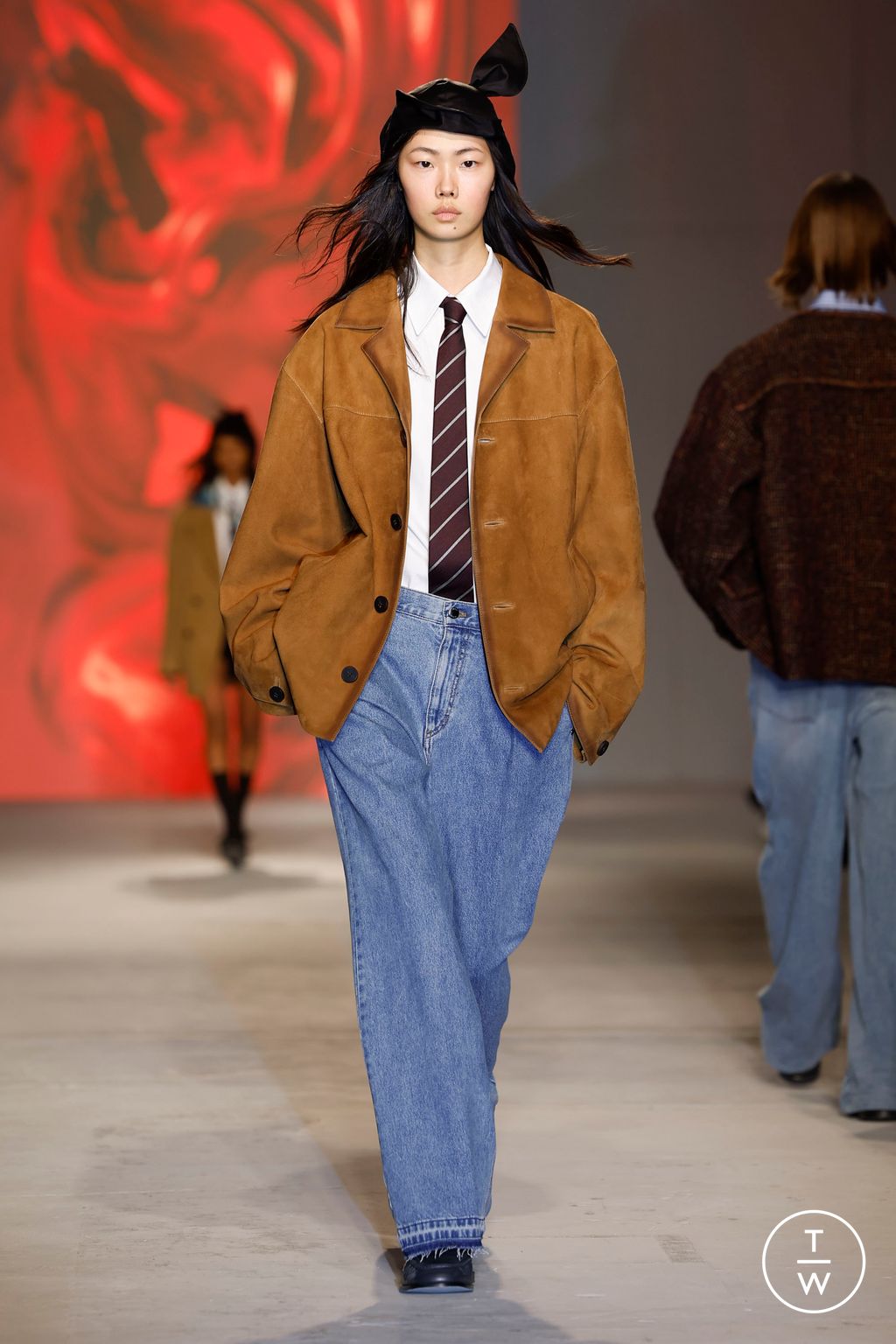 Fashion Week Paris Fall/Winter 2024 look 20 de la collection Wooyoungmi menswear