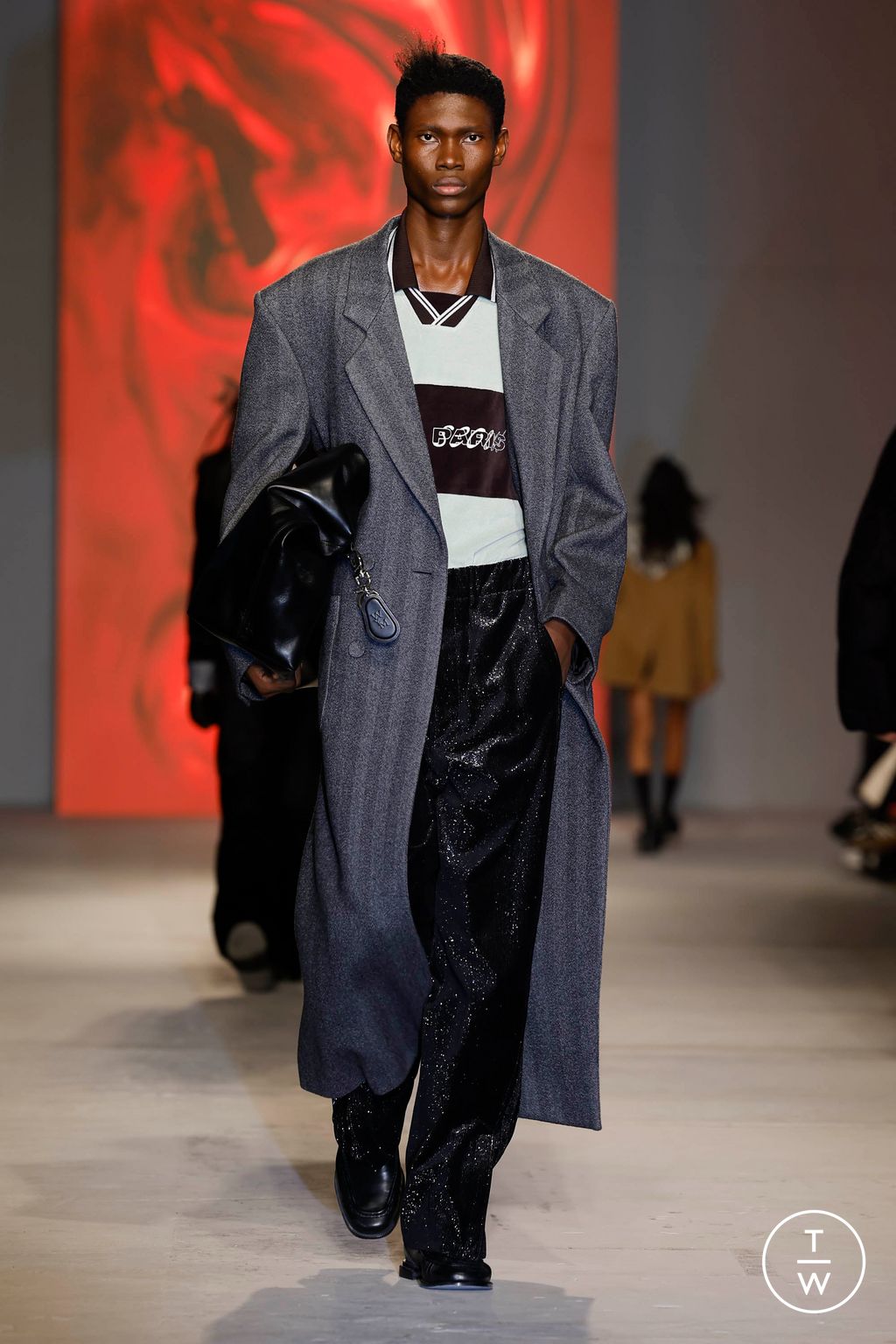 Fashion Week Paris Fall/Winter 2024 look 23 de la collection Wooyoungmi menswear