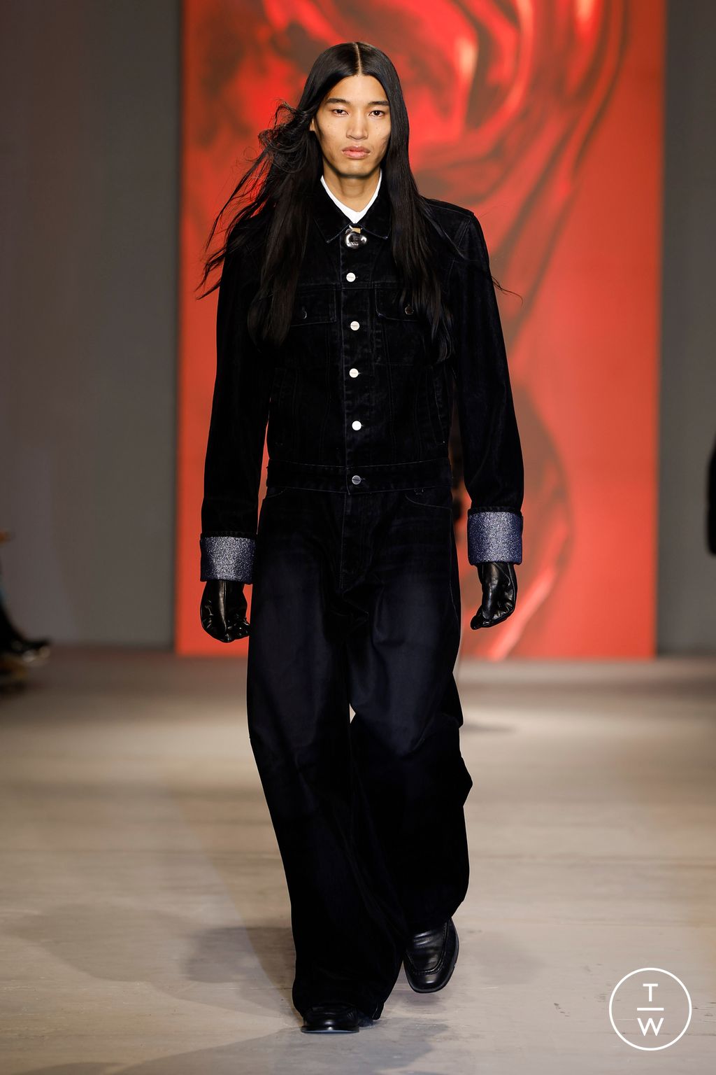 Fashion Week Paris Fall/Winter 2024 look 24 de la collection Wooyoungmi menswear