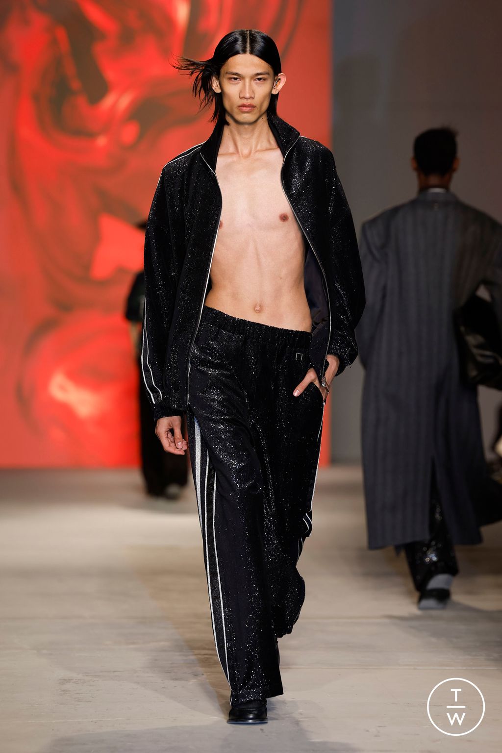 Fashion Week Paris Fall/Winter 2024 look 25 de la collection Wooyoungmi menswear
