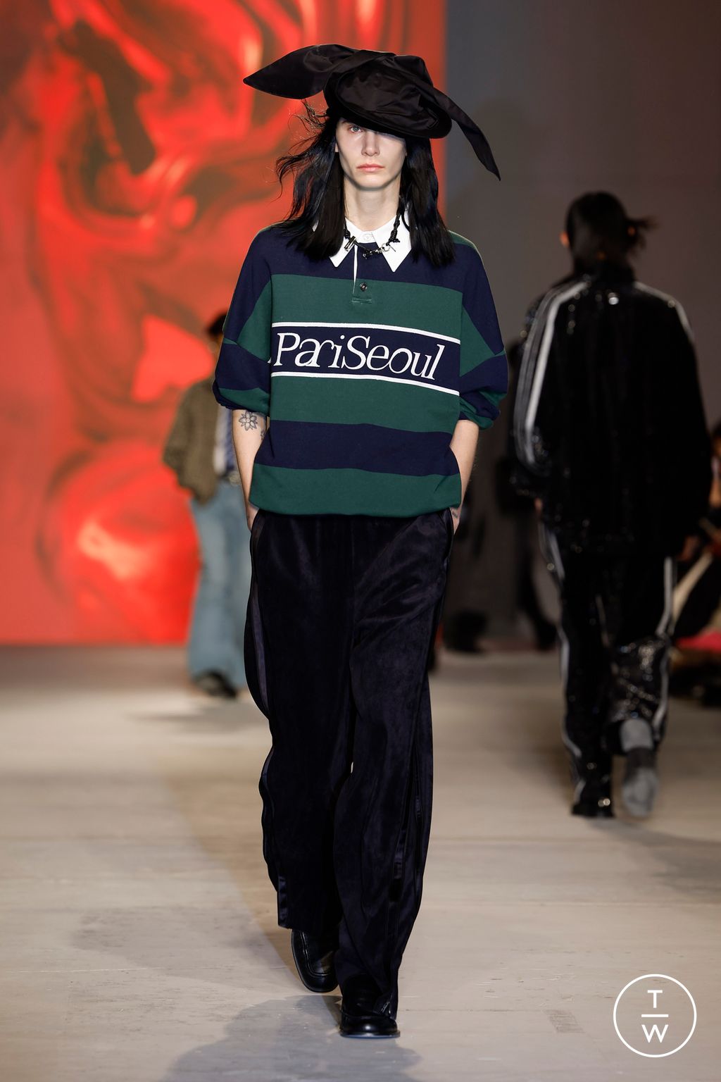 Fashion Week Paris Fall/Winter 2024 look 26 de la collection Wooyoungmi menswear