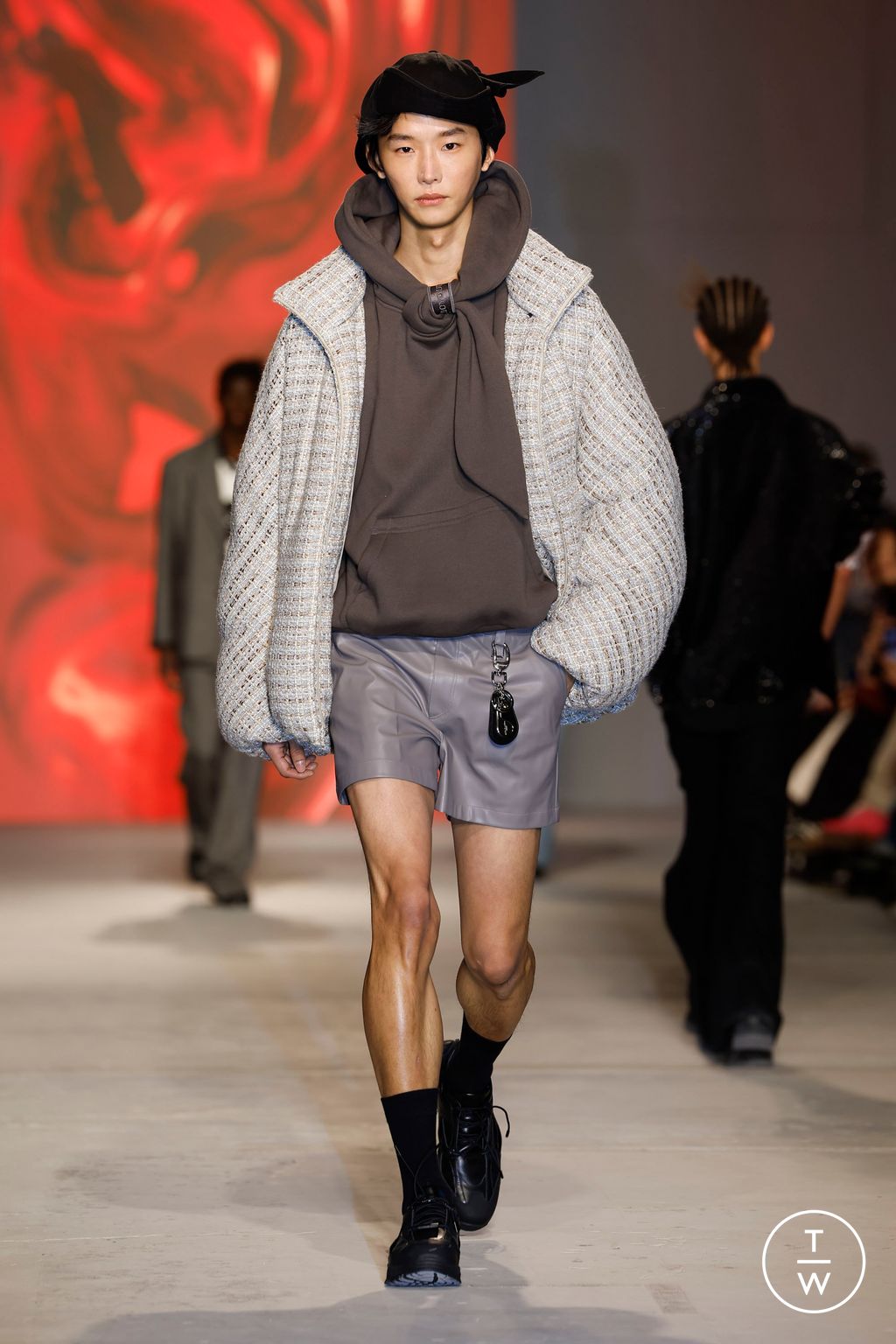 Fashion Week Paris Fall/Winter 2024 look 29 de la collection Wooyoungmi menswear