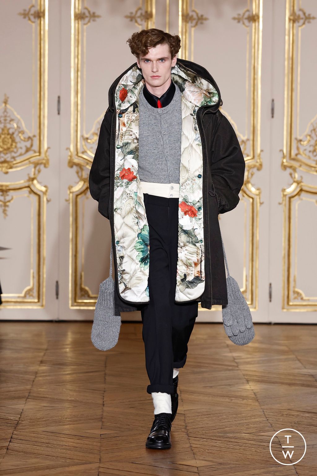 Fashion Week Paris Fall/Winter 2025 look 19 from the Wooyoungmi collection menswear