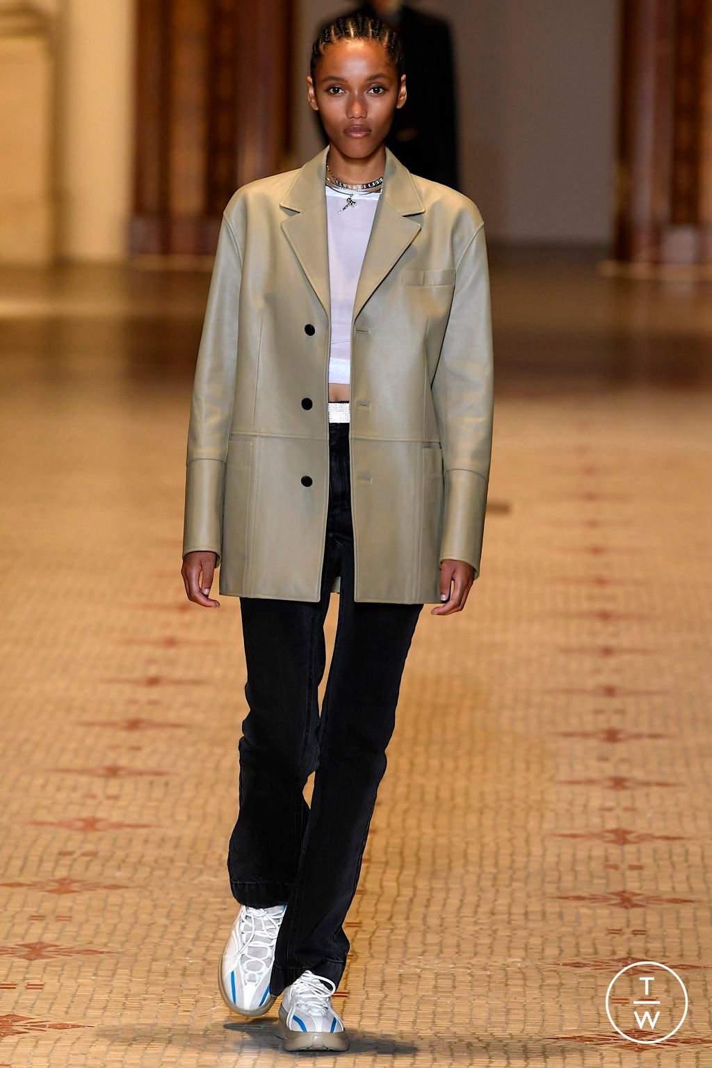 Fashion Week Paris Spring/Summer 2023 look 3 from the Wooyoungmi collection 男装