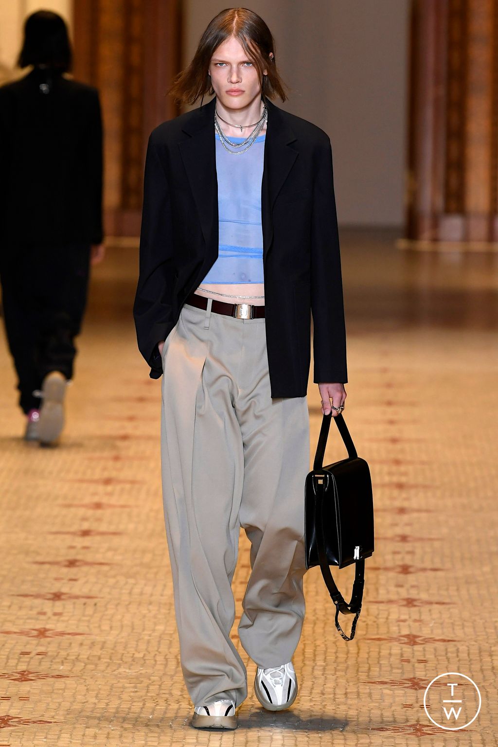 Fashion Week Paris Spring/Summer 2023 look 6 from the Wooyoungmi collection 男装