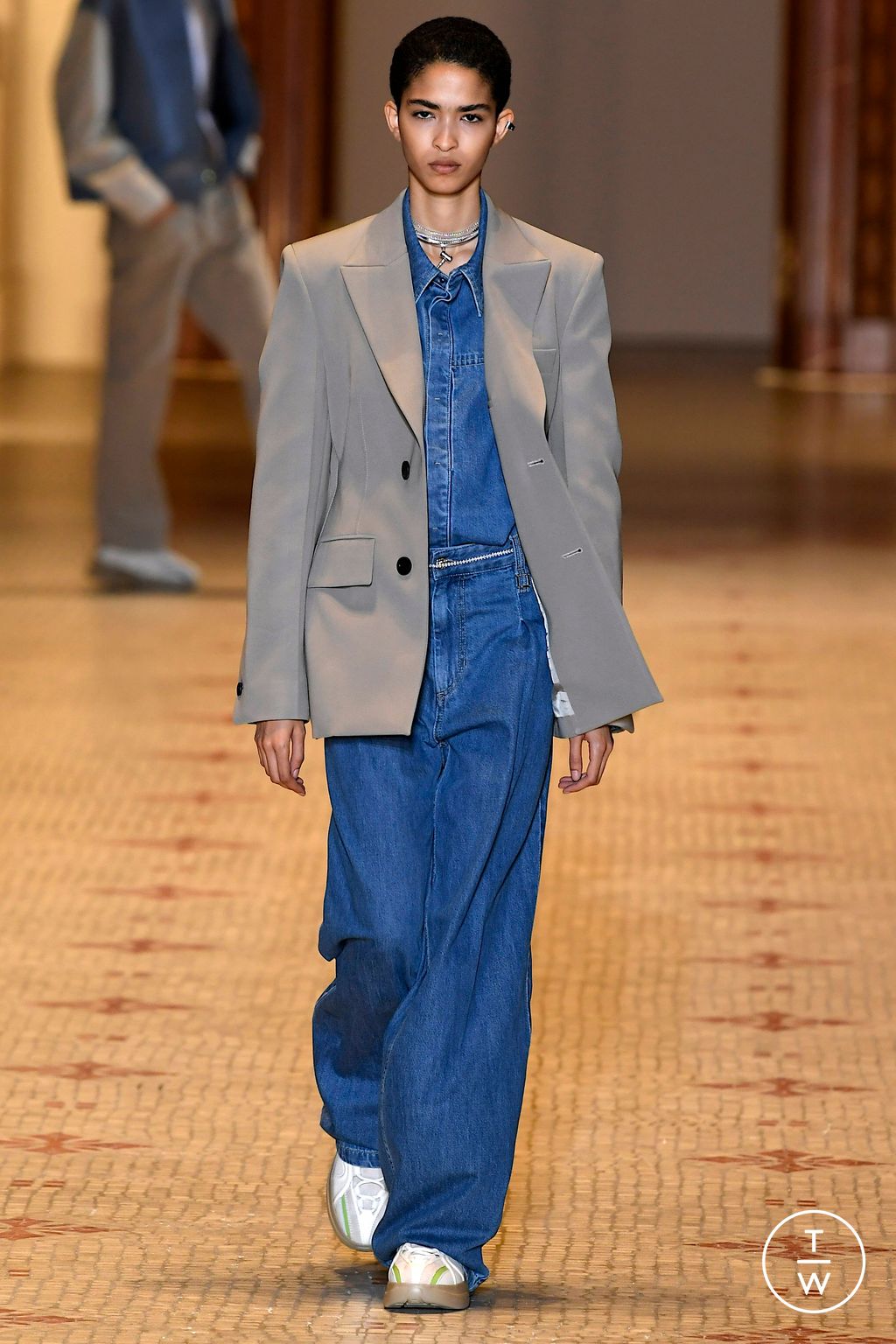 Fashion Week Paris Spring/Summer 2023 look 13 from the Wooyoungmi collection 男装