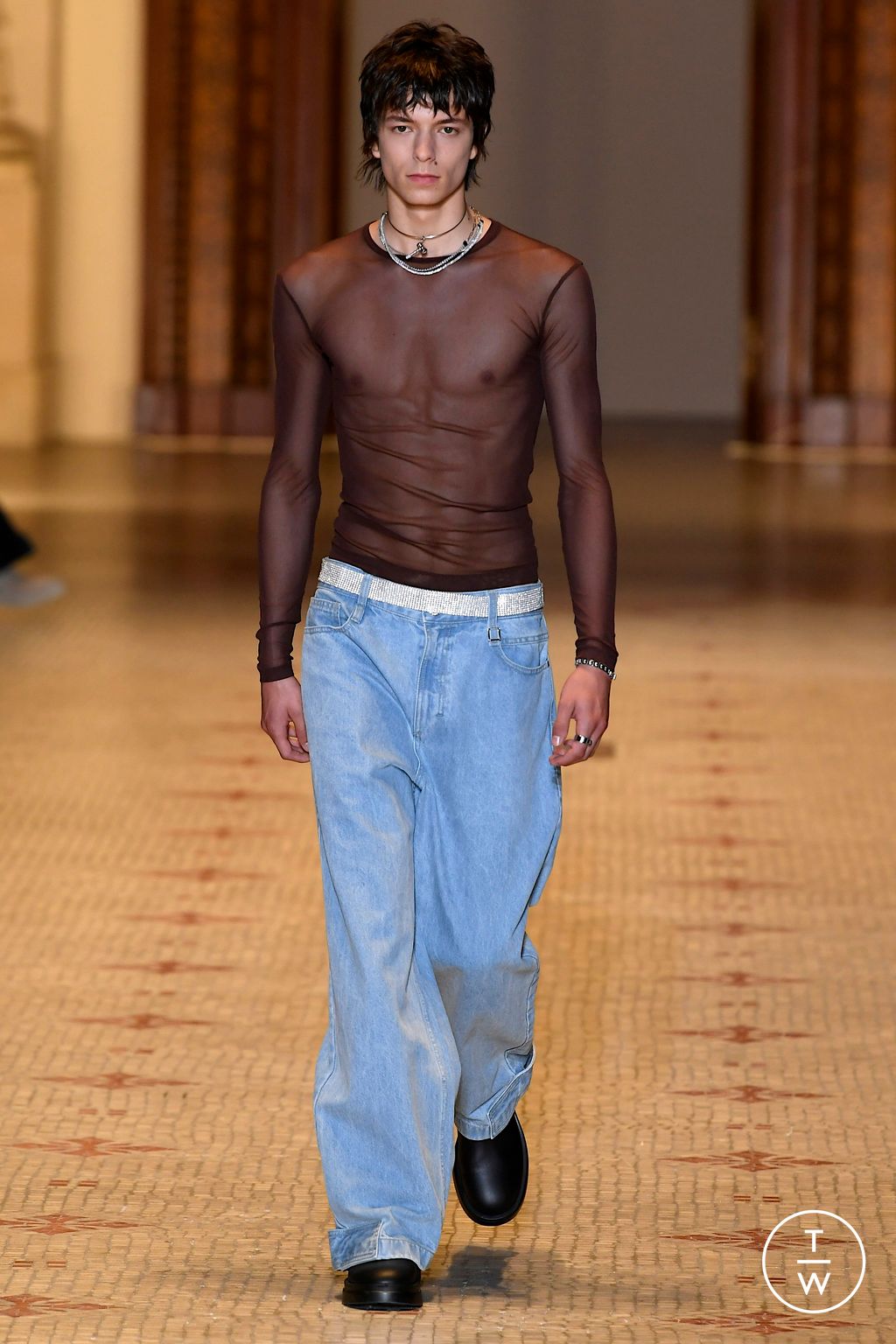 Fashion Week Paris Spring/Summer 2023 look 21 from the Wooyoungmi collection 男装