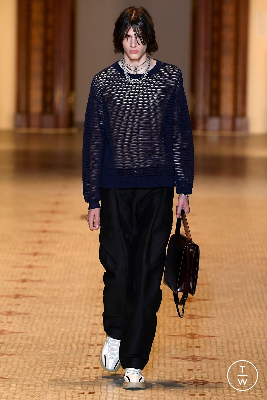 Fashion Week Paris Spring/Summer 2023 look 23 from the Wooyoungmi collection 男装