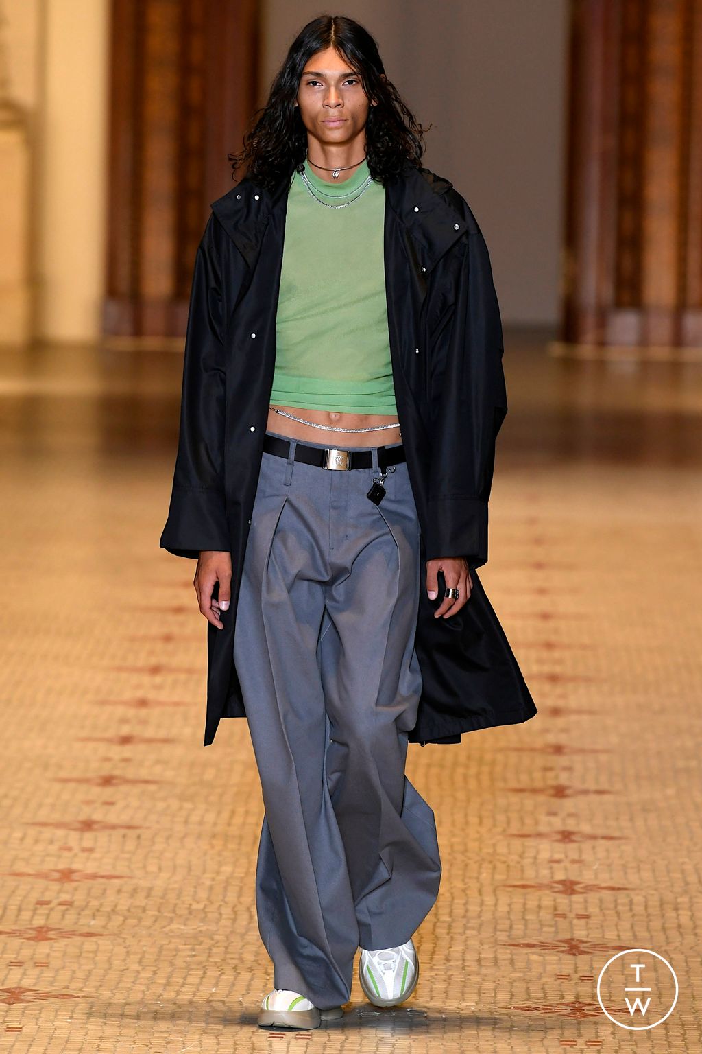 Fashion Week Paris Spring/Summer 2023 look 27 from the Wooyoungmi collection 男装