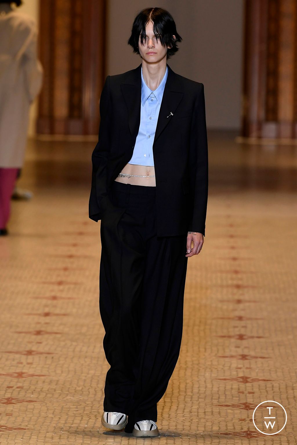 Fashion Week Paris Spring/Summer 2023 look 34 from the Wooyoungmi collection 男装