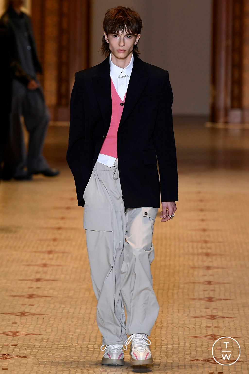 Fashion Week Paris Spring/Summer 2023 look 36 from the Wooyoungmi collection menswear