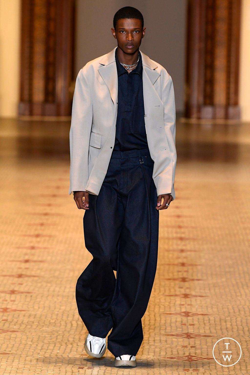 Fashion Week Paris Spring/Summer 2023 look 41 from the Wooyoungmi collection 男装