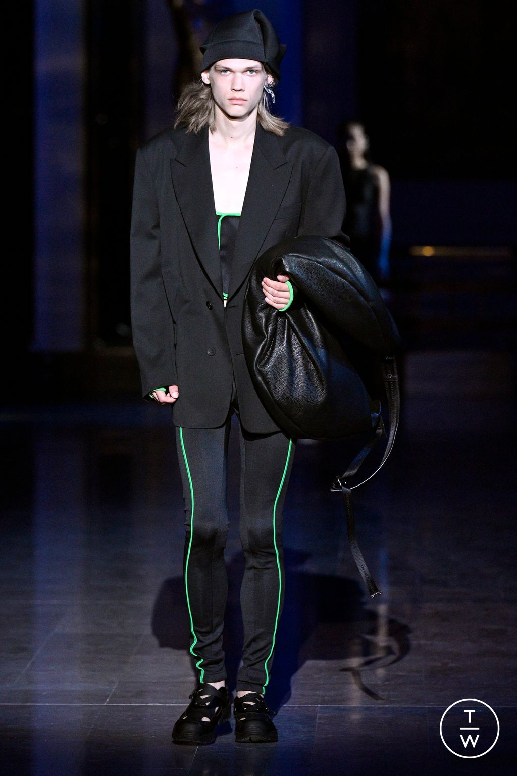 Fashion Week Paris Spring/Summer 2024 look 4 from the Wooyoungmi collection 男装