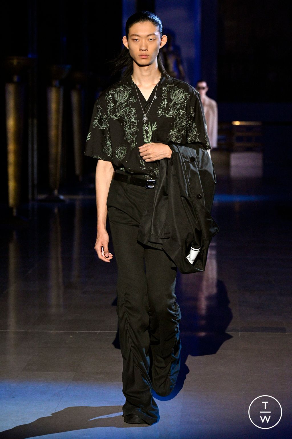 Fashion Week Paris Spring/Summer 2024 look 6 de la collection Wooyoungmi menswear