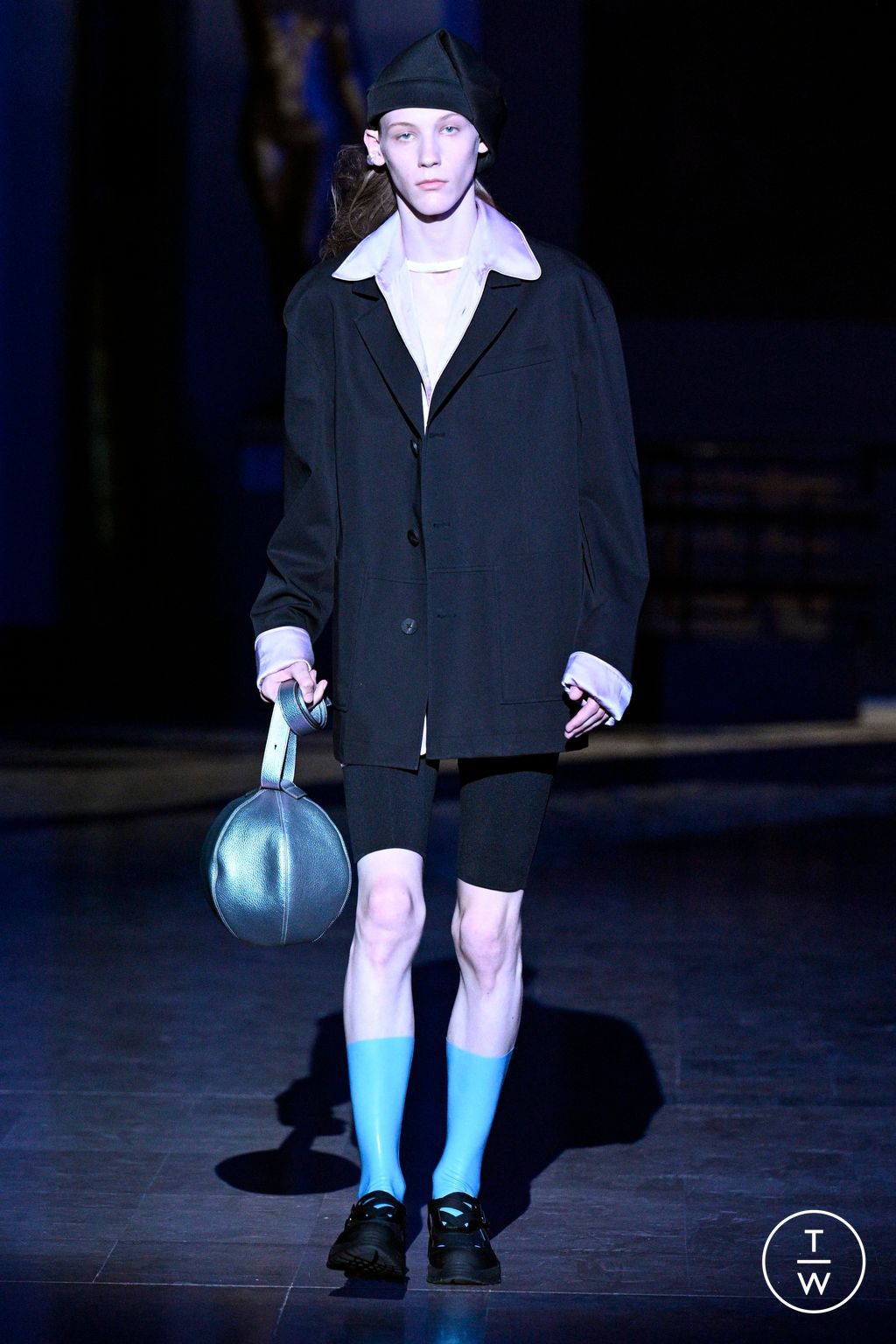 Fashion Week Paris Spring/Summer 2024 look 10 from the Wooyoungmi collection 男装
