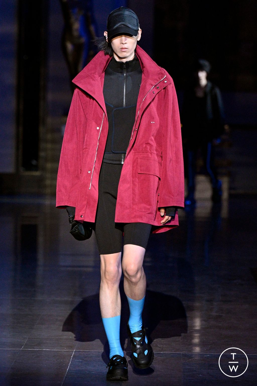 Fashion Week Paris Spring/Summer 2024 look 16 de la collection Wooyoungmi menswear