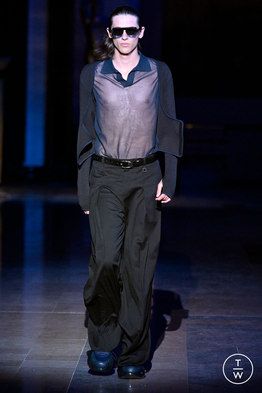 Fashion Week Paris Spring/Summer 2024 look 19 from the Wooyoungmi collection 男装