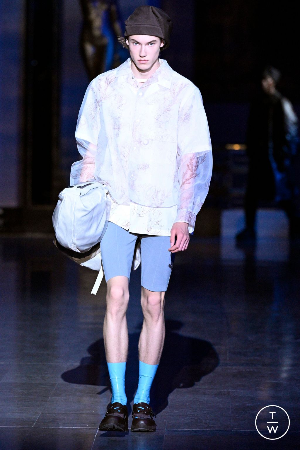 Fashion Week Paris Spring/Summer 2024 look 30 de la collection Wooyoungmi menswear