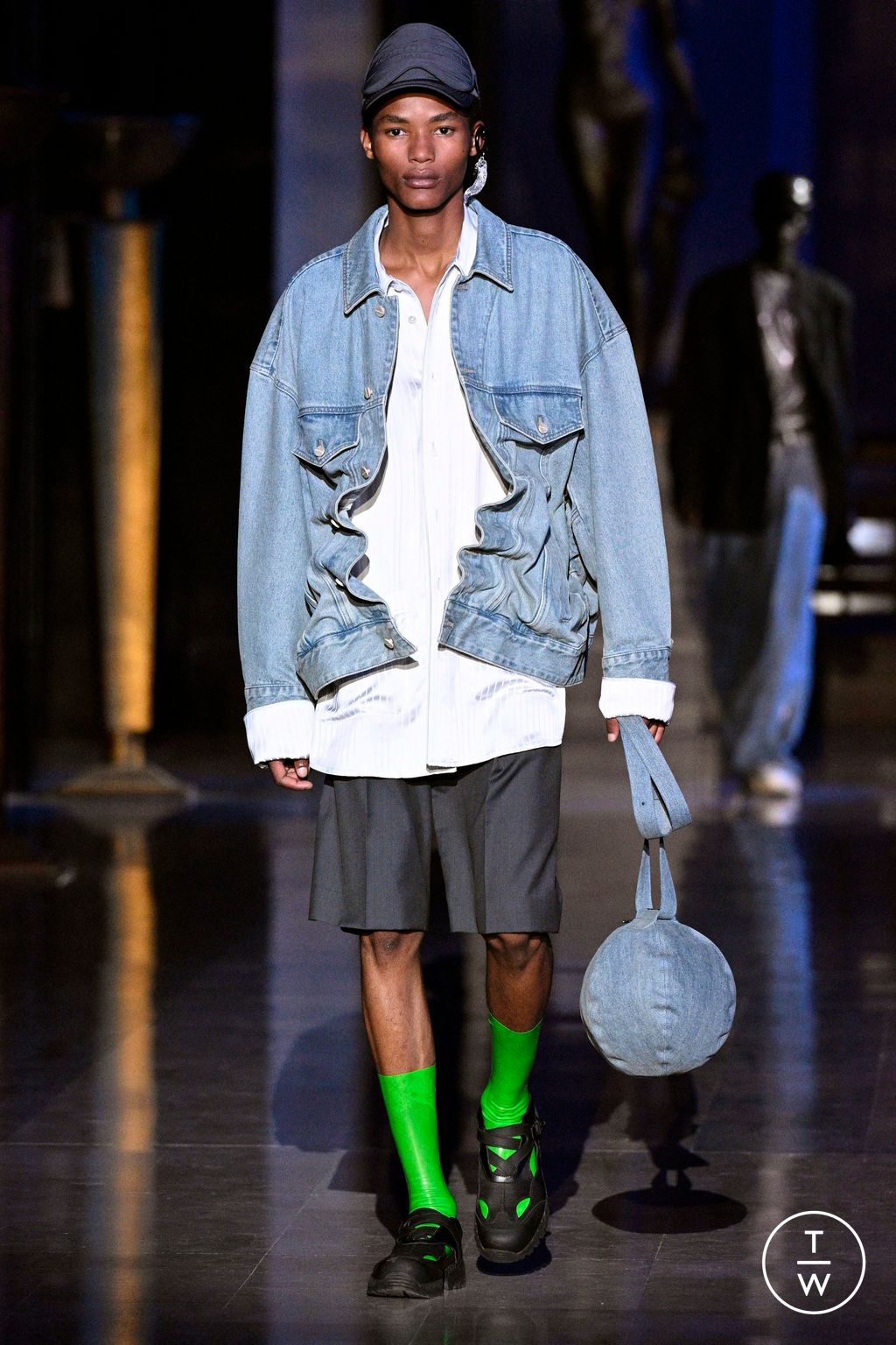 Fashion Week Paris Spring/Summer 2024 look 35 from the Wooyoungmi collection menswear
