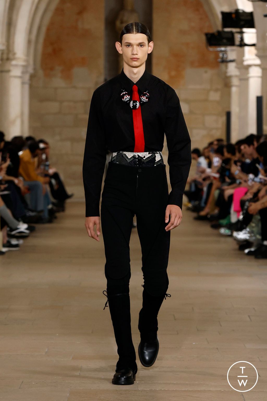 Fashion Week Paris Spring-Summer 2025 look 2 from the Wooyoungmi collection menswear