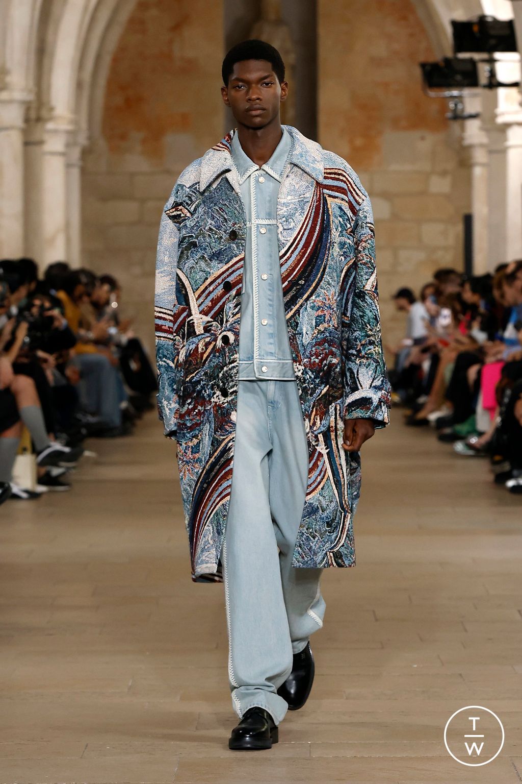 Fashion Week Paris Spring-Summer 2025 look 33 from the Wooyoungmi collection 男装