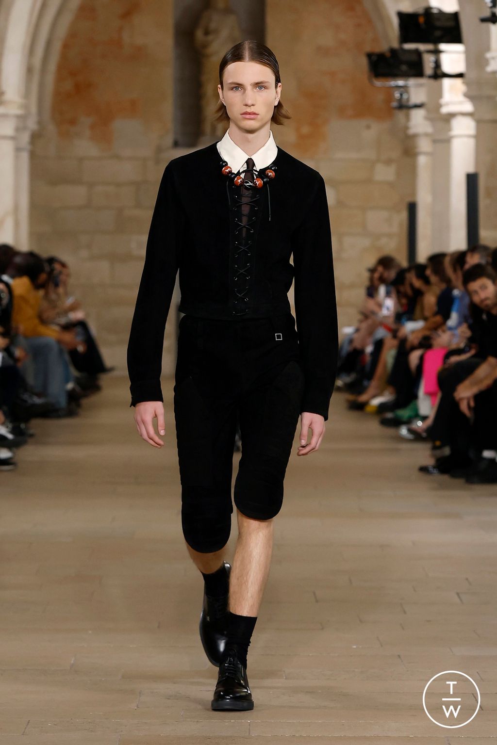 Fashion Week Paris Spring-Summer 2025 look 39 from the Wooyoungmi collection menswear