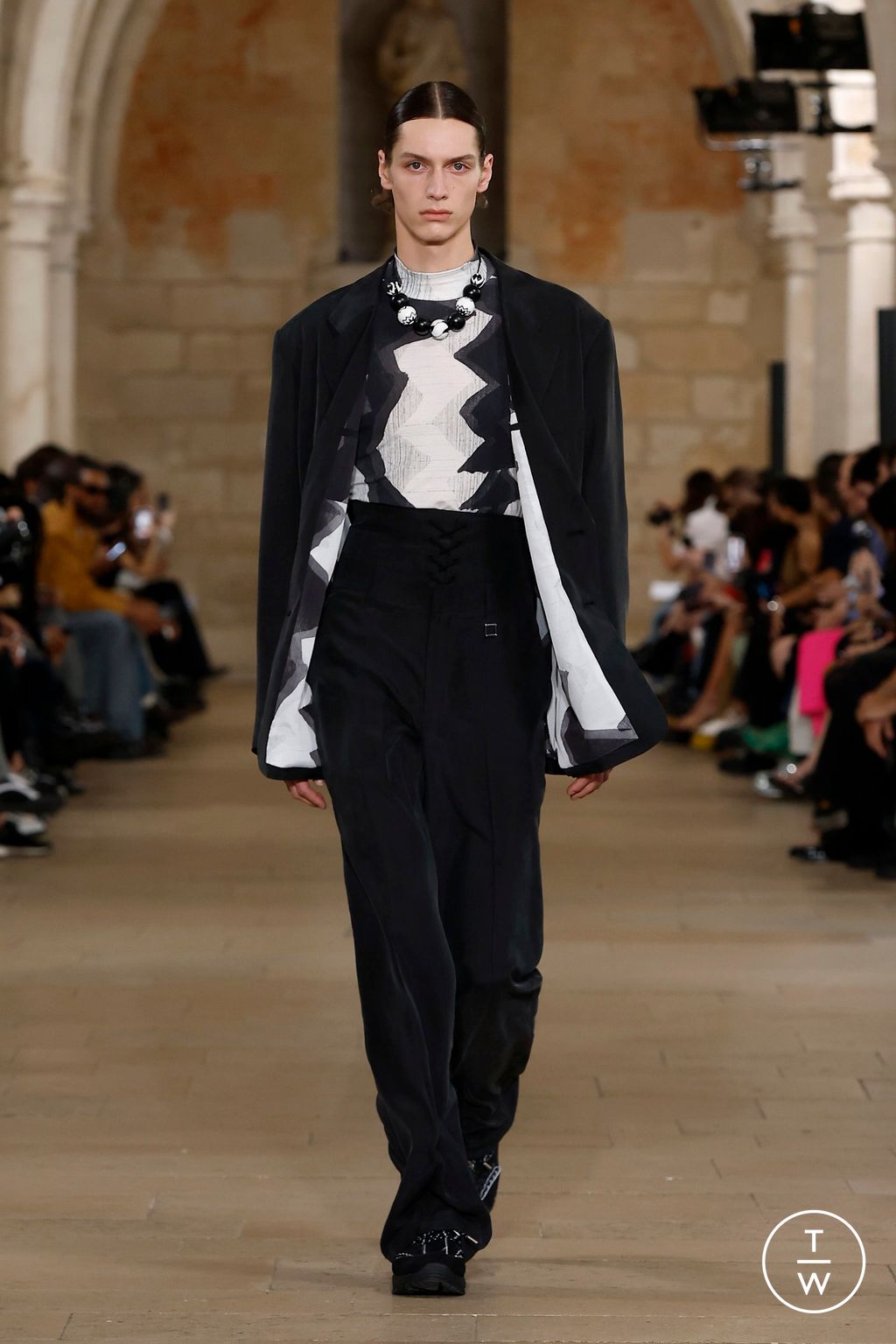 Fashion Week Paris Spring-Summer 2025 look 41 from the Wooyoungmi collection menswear