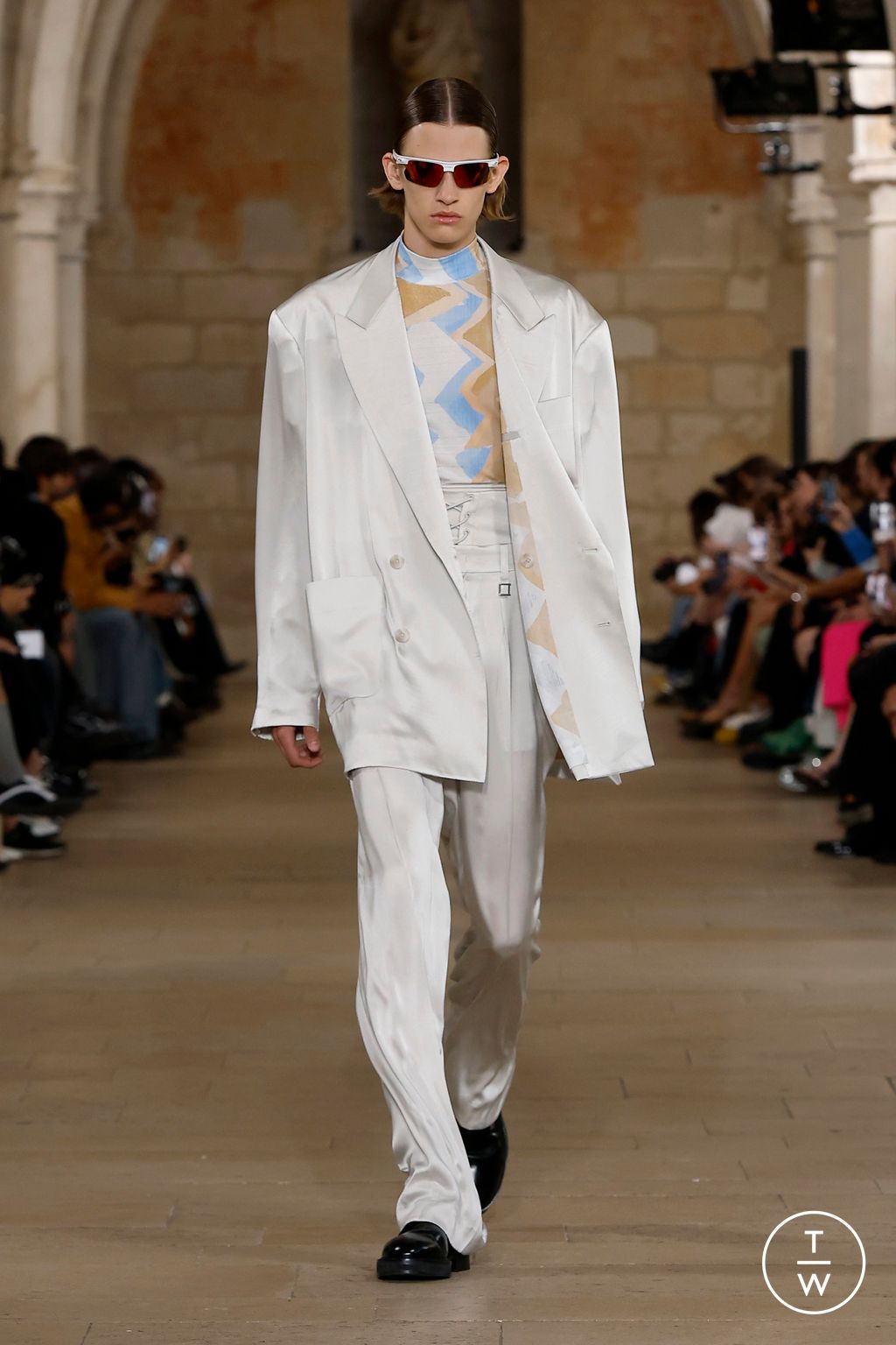 Fashion Week Paris Spring-Summer 2025 look 42 from the Wooyoungmi collection menswear