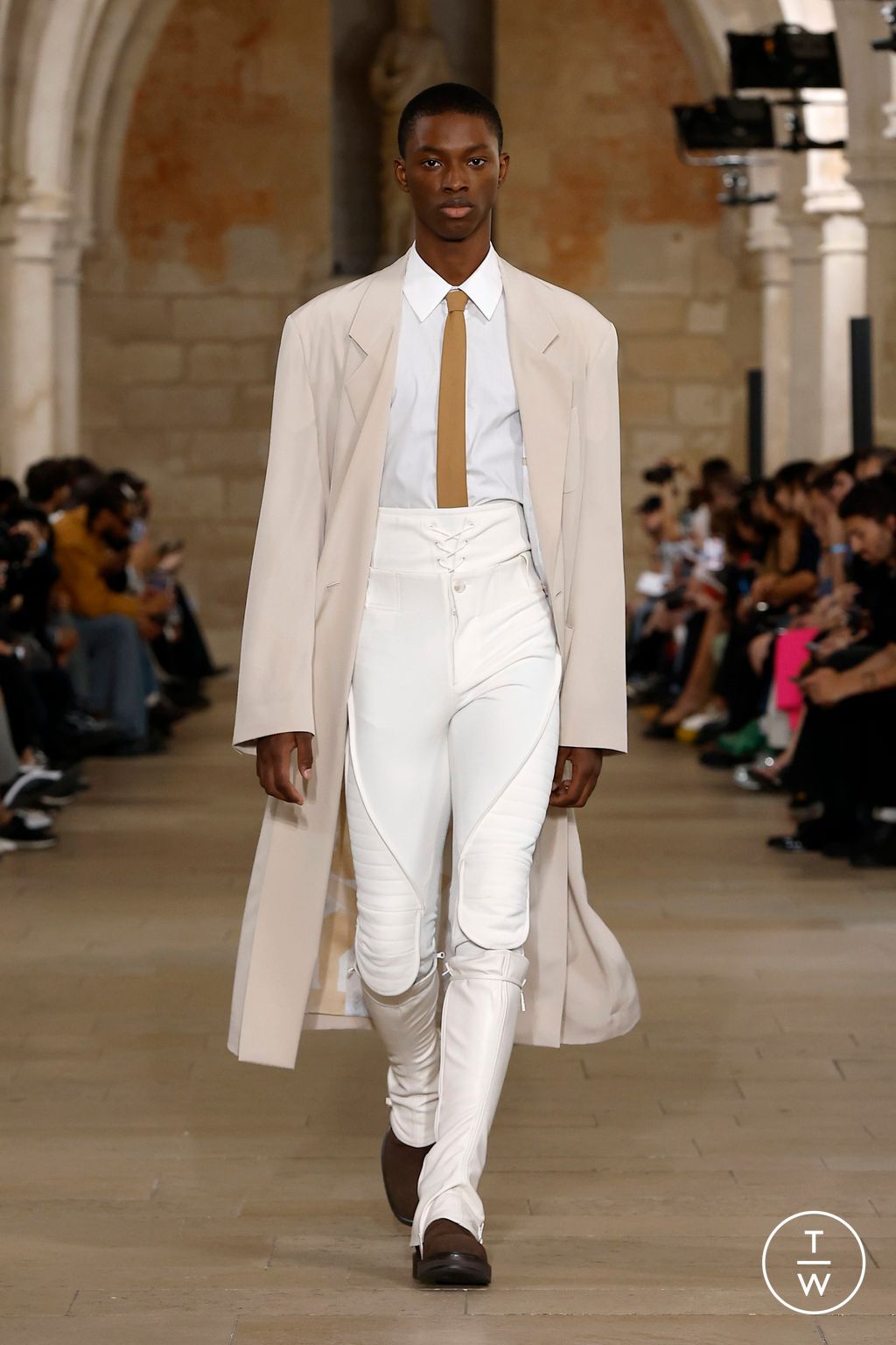 Fashion Week Paris Spring-Summer 2025 look 43 from the Wooyoungmi collection menswear