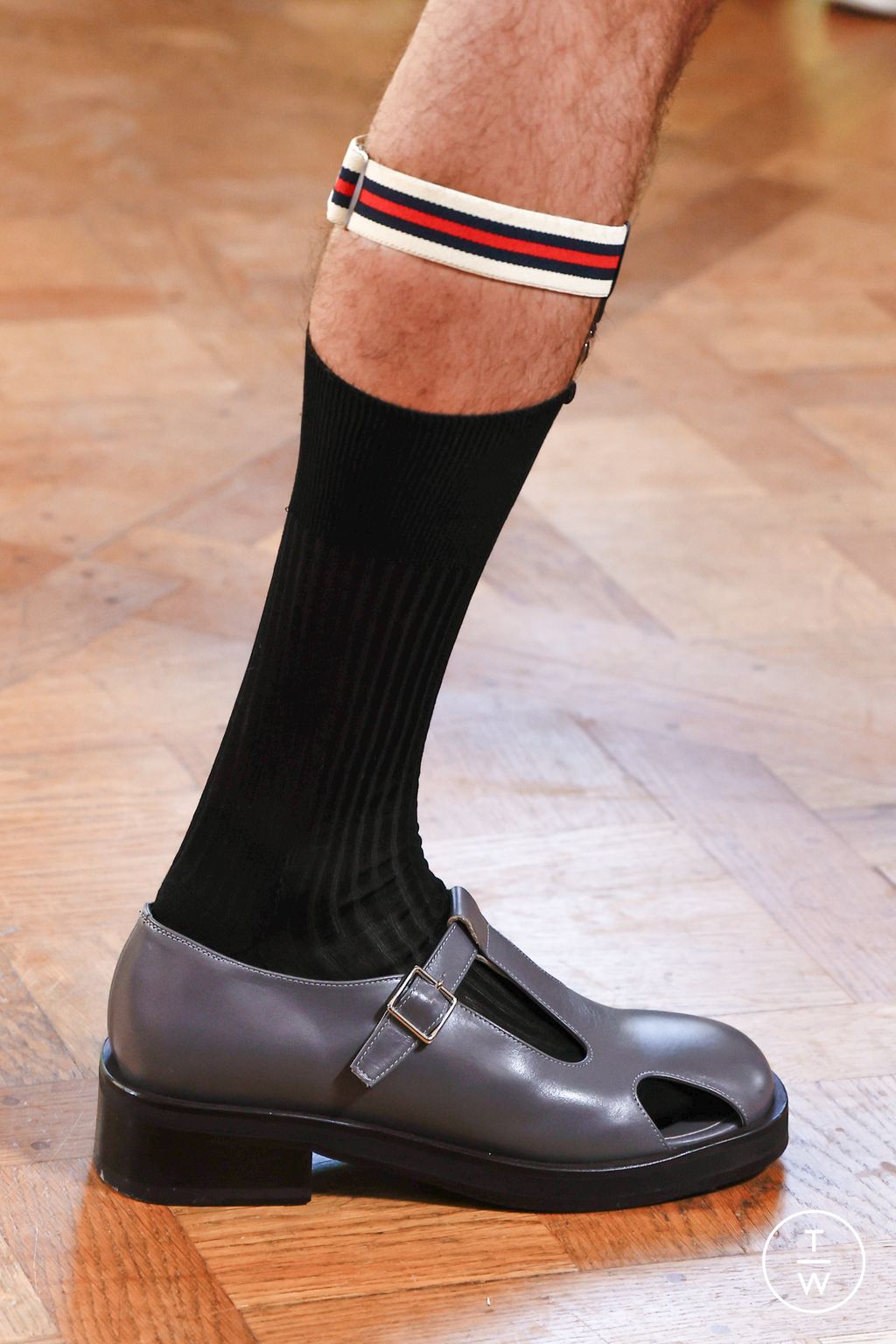 Fashion Week Paris Spring/Summer 2026 look 1 from the Wooyoungmi collection menswear accessories