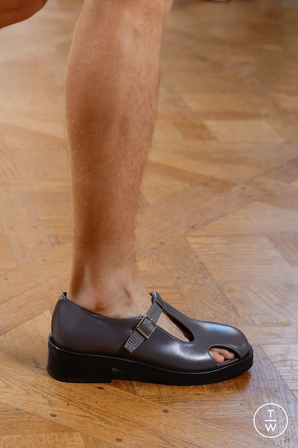 Fashion Week Paris Spring/Summer 2026 look 17 from the Wooyoungmi collection menswear accessories