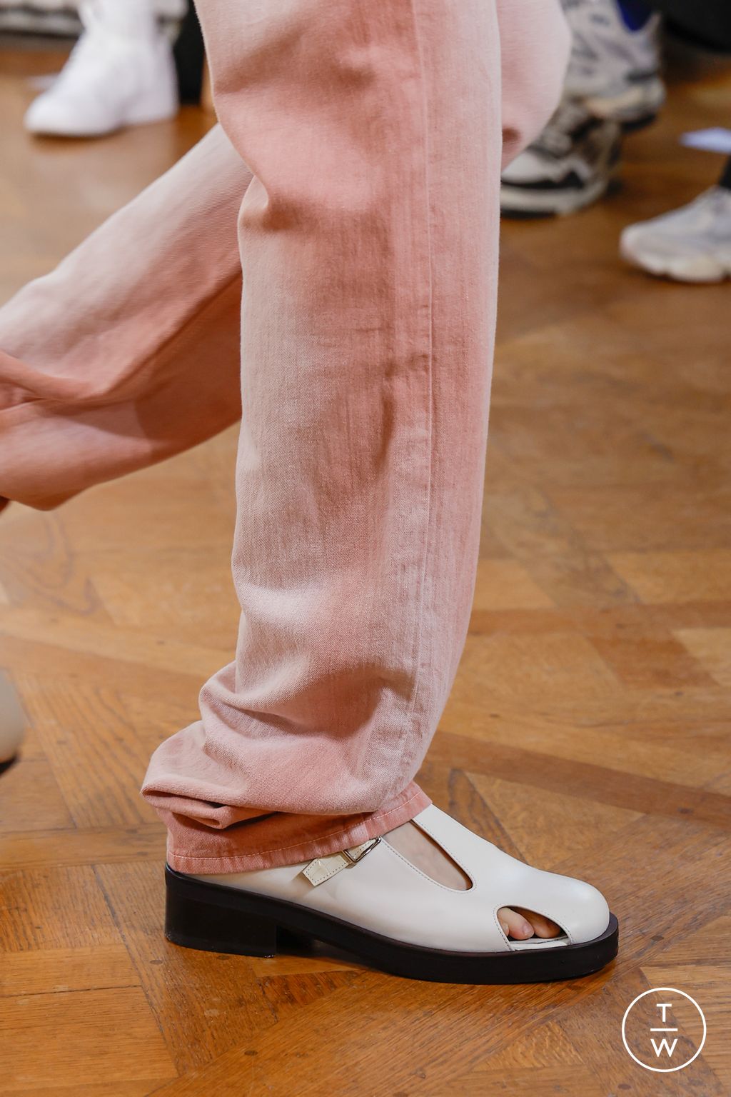 Fashion Week Paris Spring/Summer 2026 look 28 from the Wooyoungmi collection menswear accessories