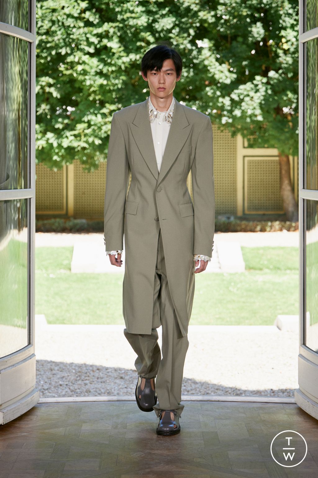 Fashion Week Paris Spring/Summer 2026 look 13 from the Wooyoungmi collection menswear