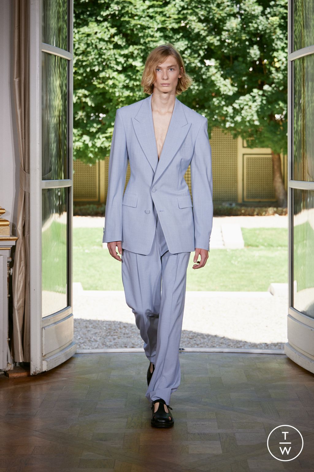 Fashion Week Paris Spring/Summer 2026 look 27 from the Wooyoungmi collection menswear