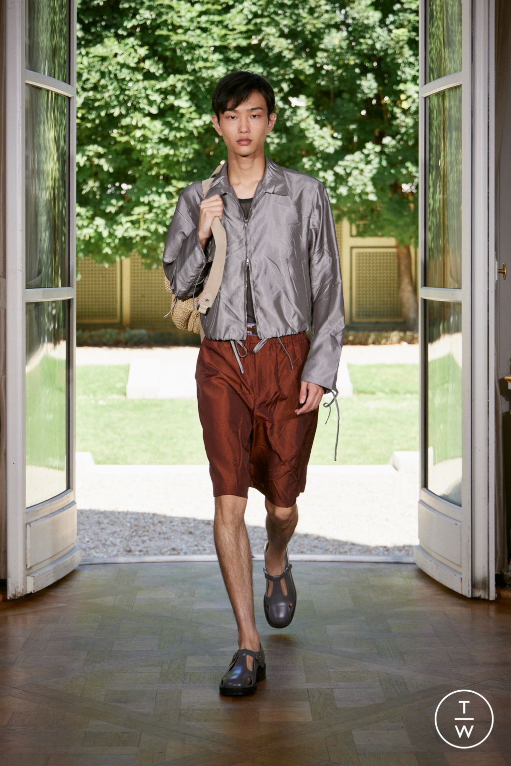 Fashion Week Paris Spring/Summer 2026 look 32 de la collection Wooyoungmi menswear