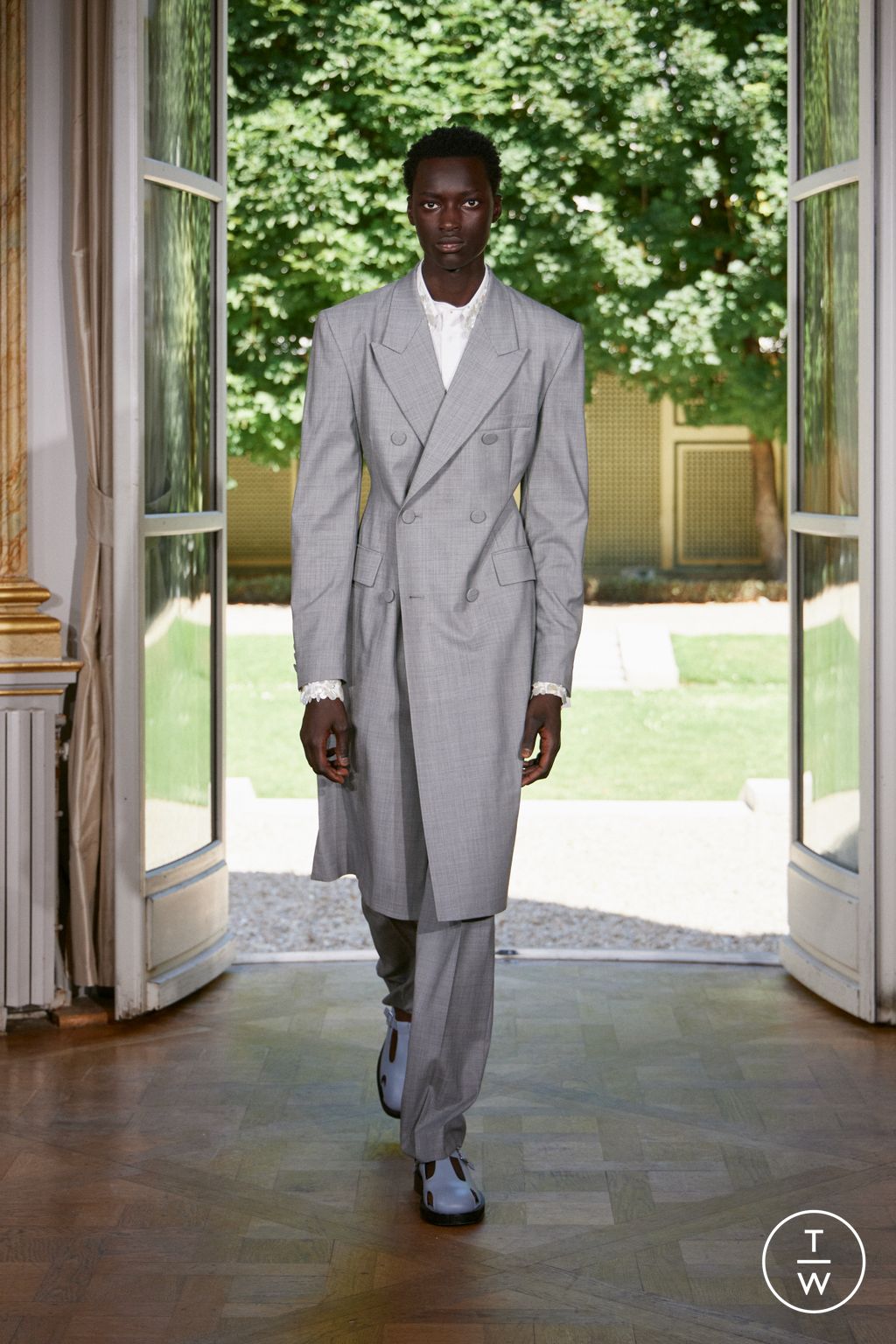 Fashion Week Paris Spring/Summer 2026 look 40 from the Wooyoungmi collection menswear