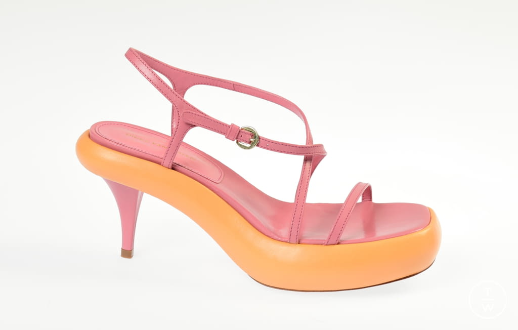 Fashion Week Paris Spring/Summer 2022 look 48 from the Dries Van Noten collection 女装配饰