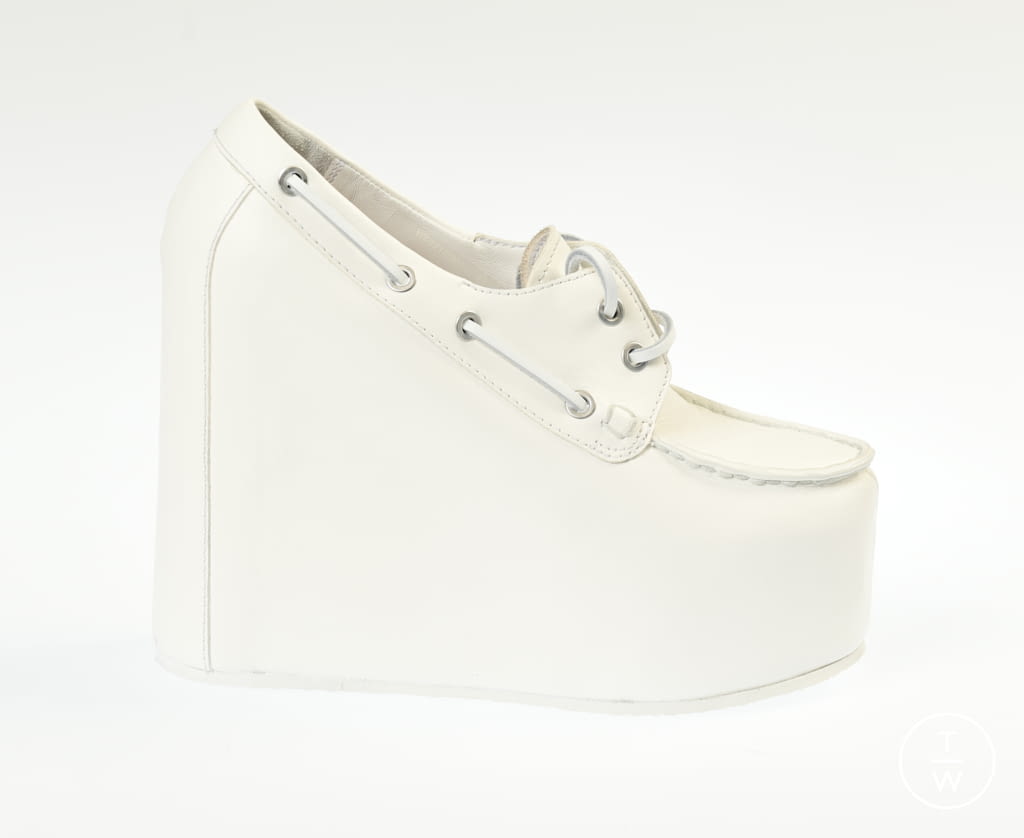 Fashion Week Paris Spring/Summer 2022 look 62 from the Dries Van Noten collection womenswear accessories