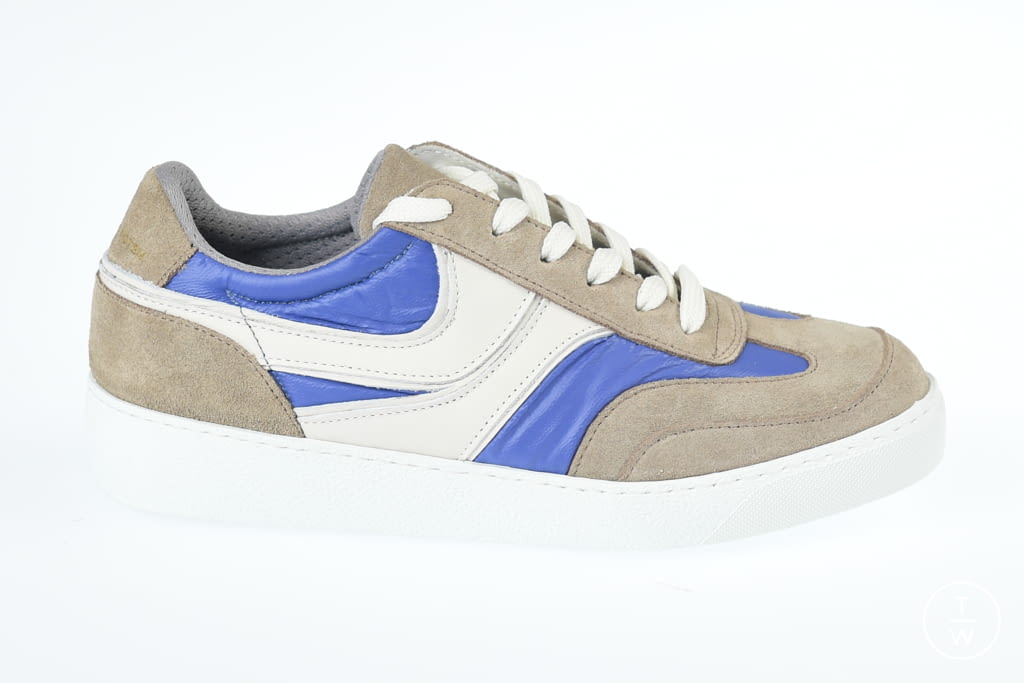 Fashion Week Paris Fall/Winter 2021 look 62 from the Dries Van Noten collection 女装配饰