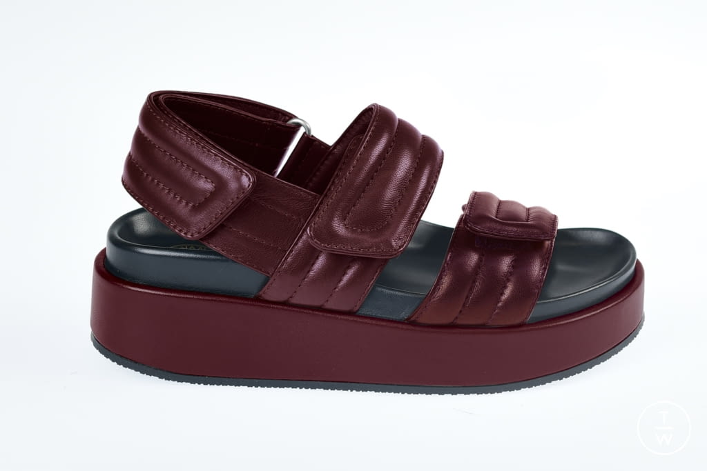 Fashion Week Paris Fall/Winter 2021 look 67 from the Dries Van Noten collection 女装配饰