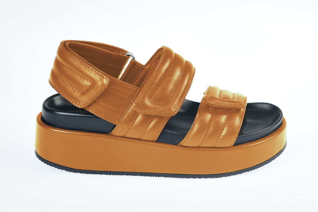 Fashion Week Paris Fall/Winter 2021 look 68 from the Dries Van Noten collection 女装配饰