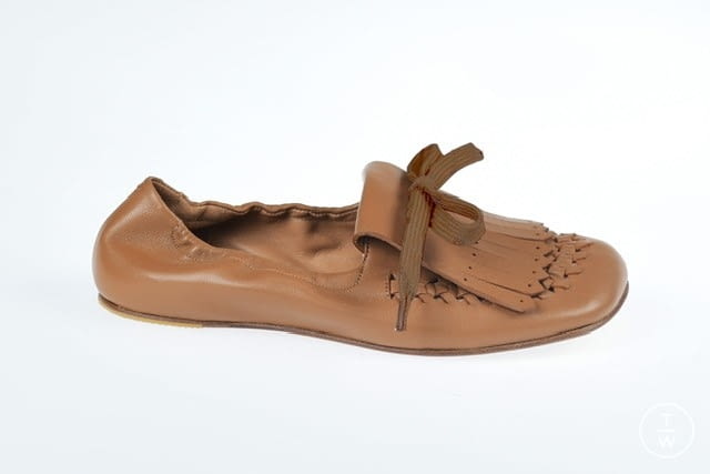 Fashion Week Paris Fall/Winter 2021 look 74 from the Dries Van Noten collection 女装配饰