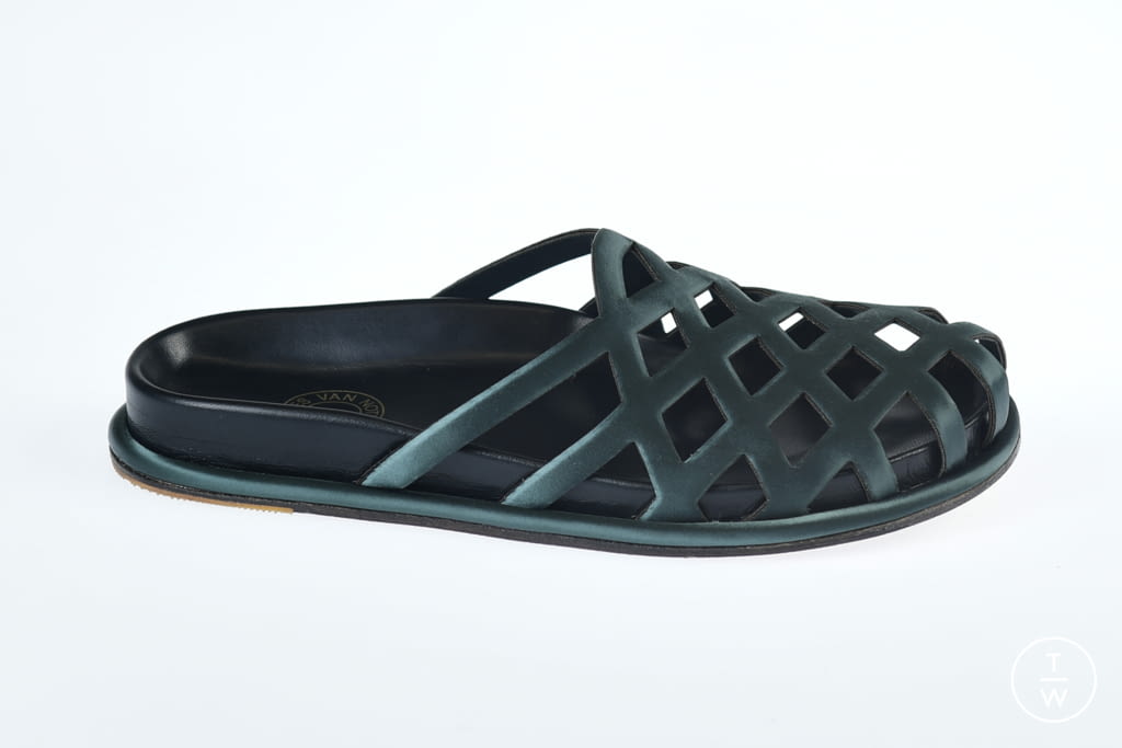 Fashion Week Paris Fall/Winter 2021 look 87 from the Dries Van Noten collection womenswear accessories