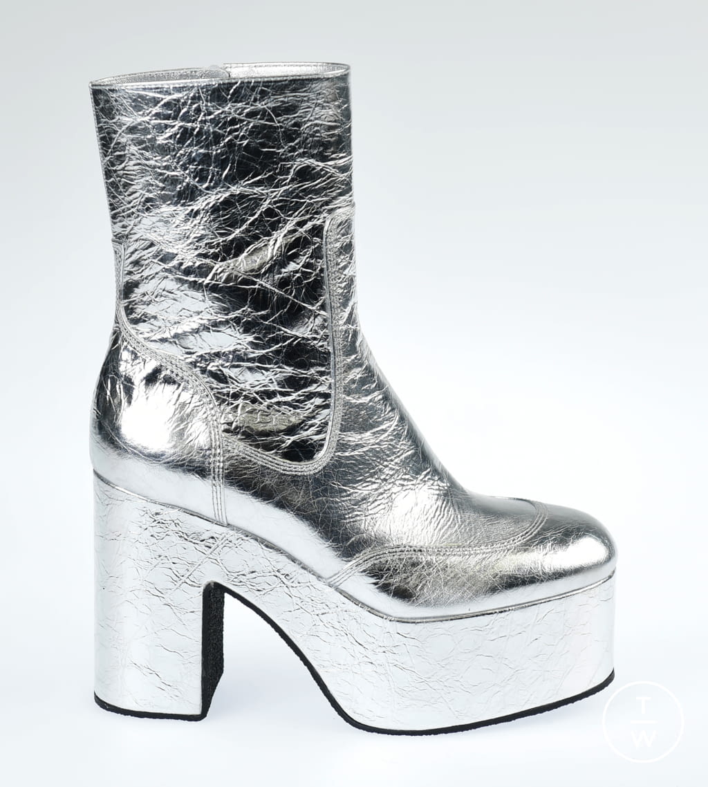 Fashion Week Paris Fall/Winter 2021 look 108 from the Dries Van Noten collection 女装配饰