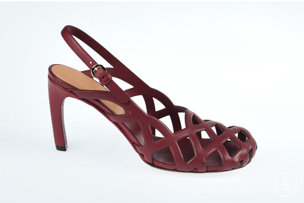 Fashion Week Paris Fall/Winter 2021 look 126 from the Dries Van Noten collection womenswear accessories