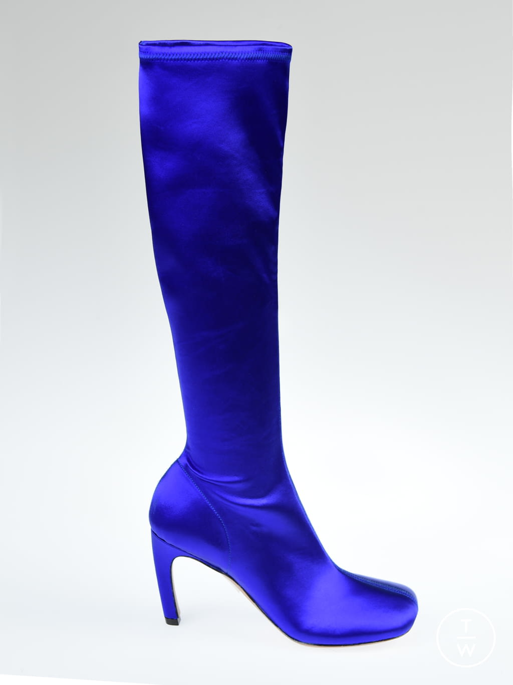 Fashion Week Paris Fall/Winter 2021 look 130 from the Dries Van Noten collection 女装配饰